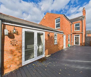 3 bedroom semi-detached house to rent - Photo 1