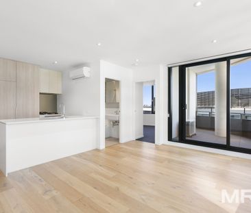 Live in the heart of Footscray - Photo 2