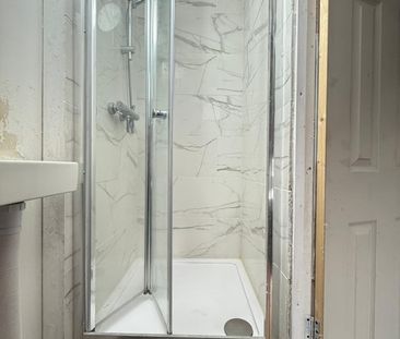 Studio Flat, Village Way East, HA2 - Photo 1