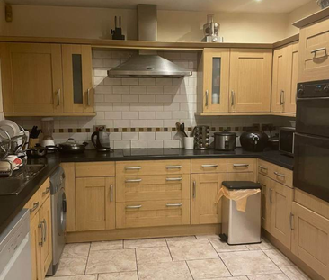 1 bedroom in a house share to rent - Photo 5