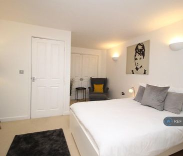 2 bedroom end of terrace house to rent - Photo 5