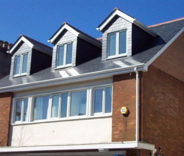 1 bedroom Upper Floor Flat flat to rent - Photo 5