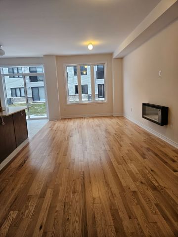 For Lease - 2059 Horace Duncan Crescent, Oshawa, Ontario - Photo 2