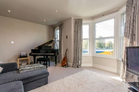 4 bedroom maisonette to rent - Photo 2