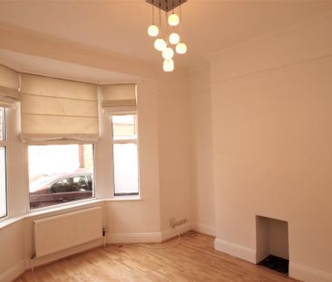 2 bedroom Two Bedroom Terrace House to rent - Photo 3