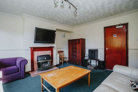 1 bed Shared House for Rent - Photo 4