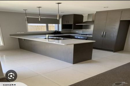 Spacious family home - Photo 4