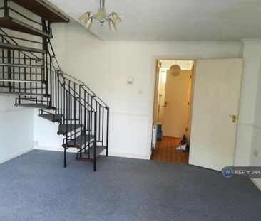 3 bedroom terraced house to rent - Photo 3
