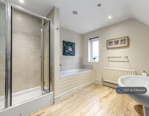 3 bedroom penthouse to rent - Photo 1