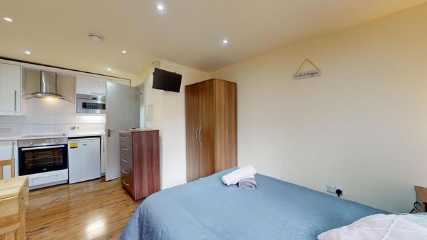 Studio to rent - Photo 1