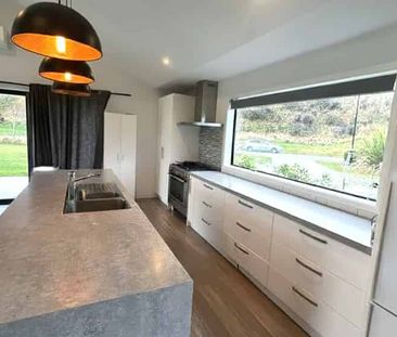 Large Four Bedroom Home, Shotover Country - Photo 1