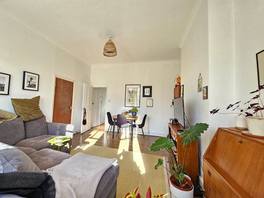 2 Bed Flat, Thistlewaite Road, E5 - Photo 1