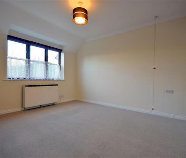 2 bedroom retirement property to rent - Photo 4