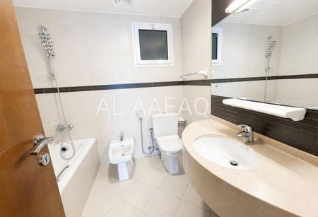 Spacious 1BHK | AC Chiller free | Parking free - Photo 2