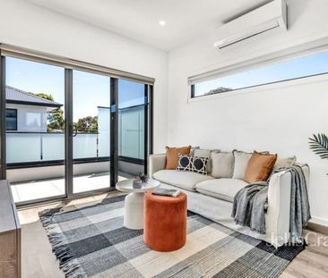 A Private, Light-Filled Townhome - Photo 4