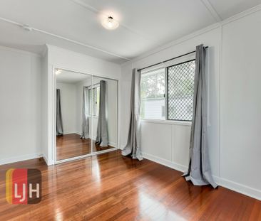 3 BEDROOM HOME WITH AIR CONDITIONING CLOSE TO EVERYTHING - Photo 3