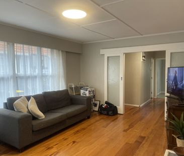 Family Home in Dyer St - Photo 2