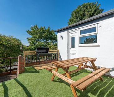 4 bedroom terraced house to rent - Photo 4