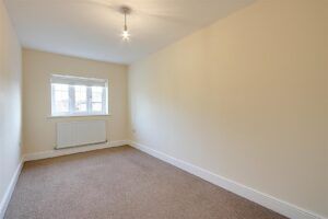 3 BEDROOM House - Semi-Detached - Photo 3