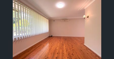 Spacious 3 Bedrooms House, Walk to Carlingford Village & shopping centre (6 month lease only) - Photo 4