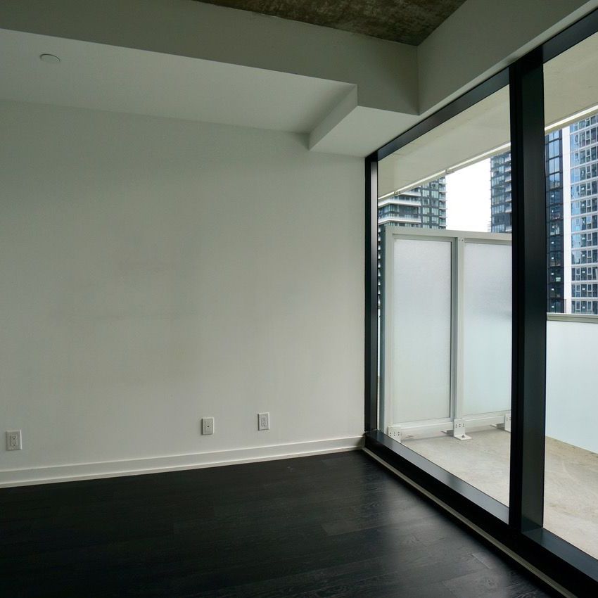 For Lease - 11 Charlotte Street Unit# 1405, Toronto, Ontario - Photo 1