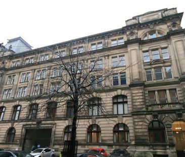 Dalintober Street, Luxury Fully Furnished 2 Bed – Available 10/11/2025 - Photo 5