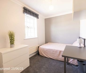 24 Phoenix Boulevard - Photo 6