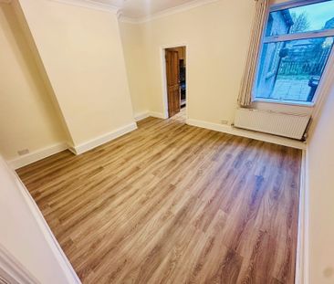 BankStreet, Somercotes, ALFRETON - Photo 4