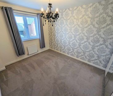 A 4 Bedroom Terraced - Photo 3