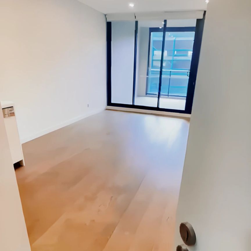 8 Kingsborough Wy, Sydney - Photo 1