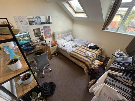 Highbury Lane, Meanwood, LS6 4HF, Leeds - Photo 5