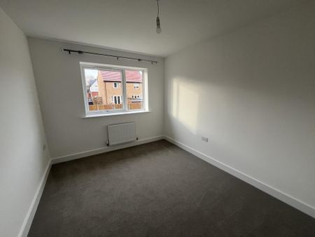 3 bedroom semi-detached house to rent - Photo 4