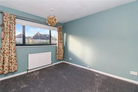 3 bedroom detached house to rent - Photo 2