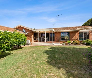 Lovely home in perfect location - Photo 3