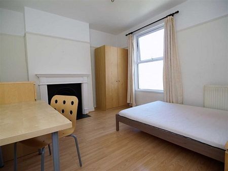 4 Bed - West Hill Road, Plymouth - Photo 4