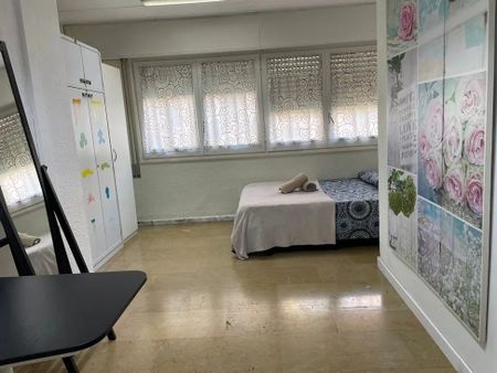 Carrer de Mallorca, Barcelona, Catalonia - Photo 2