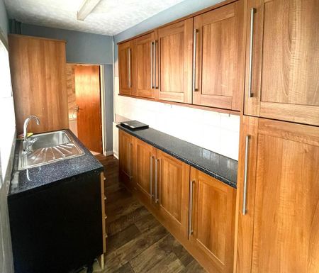 2 bedroom terraced house to rent - Photo 3