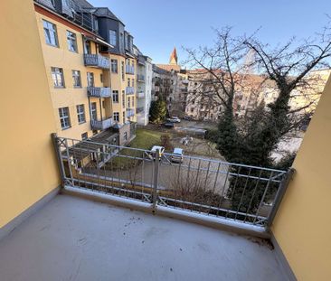Mit frisch geöltem Boden + geweißten Wänden! 63m²-Wohnung mit Balko... - Photo 1