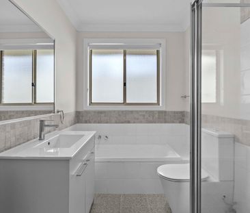 Spacious 4-Bedroom Family Home in Quiet Location - Photo 2