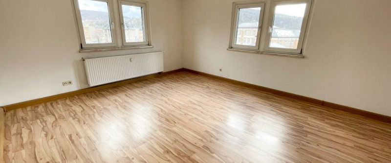 Große 4-Raum-Wohnung mit Balkon in Aue - Foto 1
