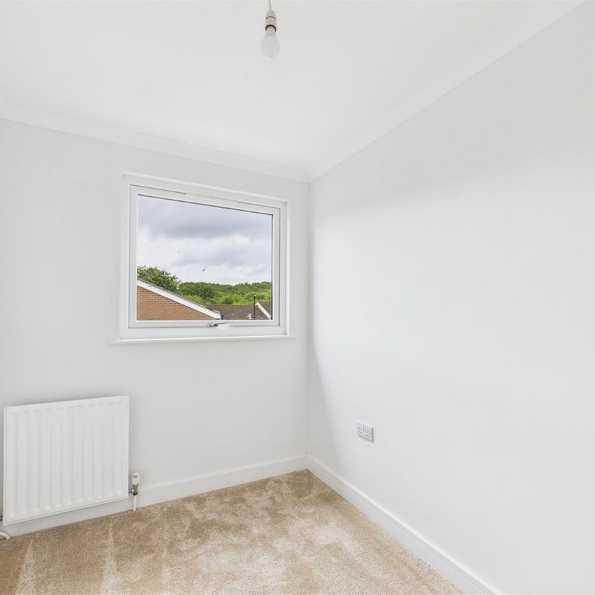 3 bedroom House To Let Total Size: 1206 SQ FT - Photo 1