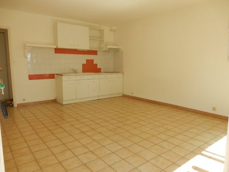 Location Appartement 1 pièce 27m² NARBONNE 11100 - Photo 2