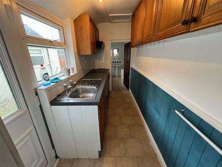 West Acridge, Barton-upon-Humber, Lincolnshire, DN18 5AN - Photo 5