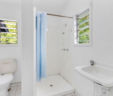 RENOVATED CITY FRINGE UNIT - INCLUDING ELECTRICITY & WATER! - Photo 2