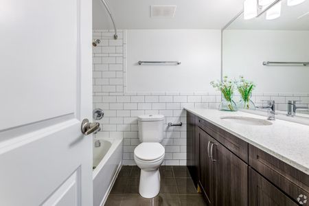 The East Mall Apartments - Photo 3