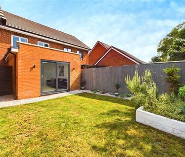 Albert Close, Spencers Wood, Reading, Berkshire, RG7 - Photo 2