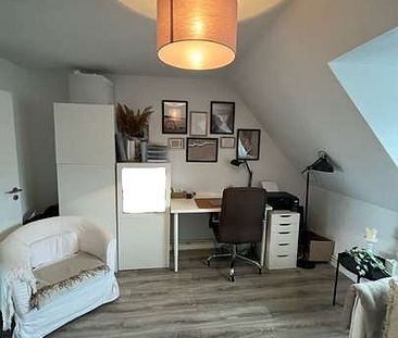 Charmante Dachgeschoss-Wohnung, 2 Zimmer zu vermieten! - Foto 5