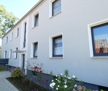 Ideale Erdgeschoss-Wohnung mit großem Balkon in sehr ruhiger Lage - Photo 2