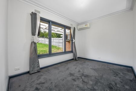 Perfectly Positioned 3 Bedroom home - Photo 2
