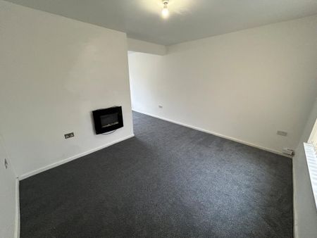 2 bedroom semi-detached house to rent - Photo 3